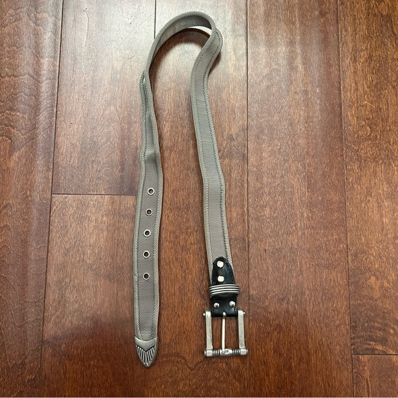 Women’s Silver Toned Mesh and Black Leather Belt, Size Small - Picture 5 of 16